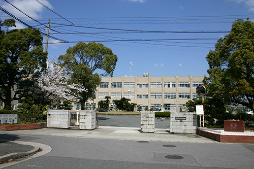 写真　半田高等学校